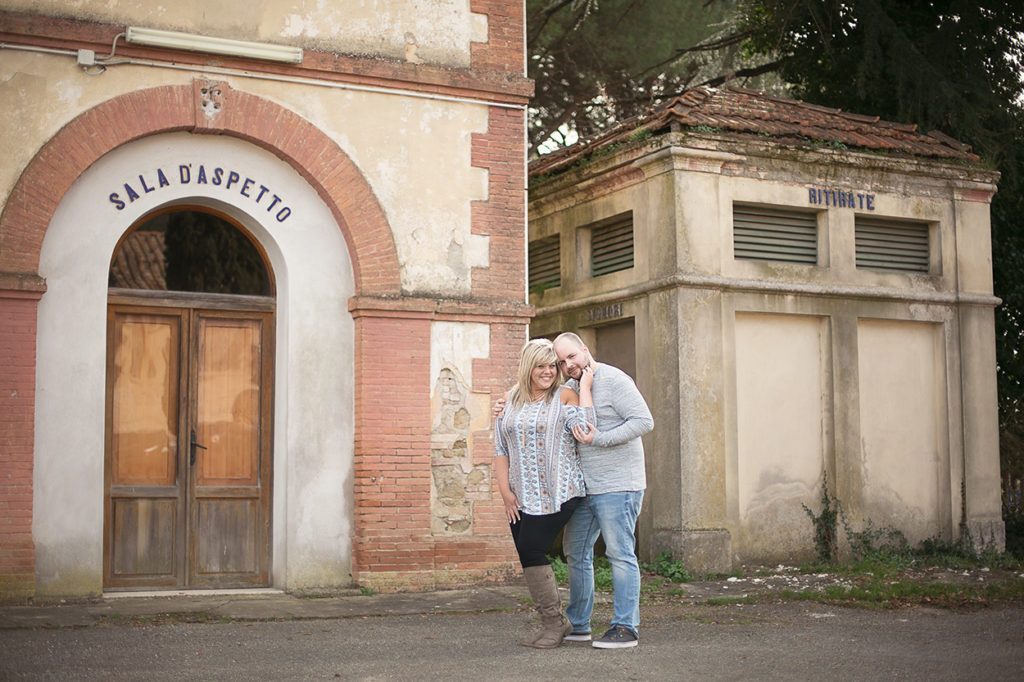 Tuscany destination engagement photographer